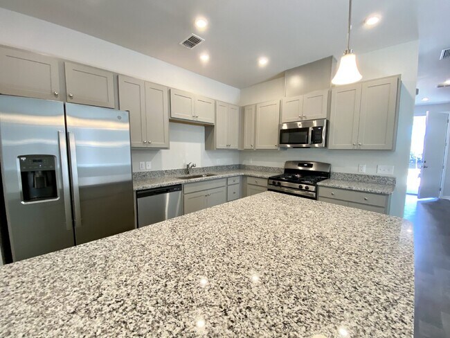 Building Photo - Four Bedroom Home in The Lakes at New Rive...
