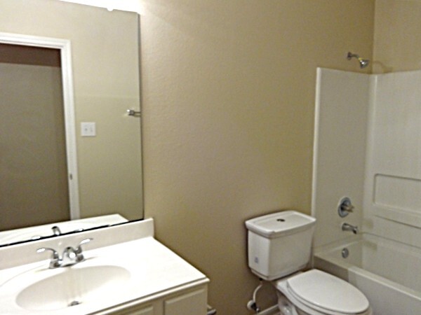 Building Photo - 21706 Oakbridge Park Ln