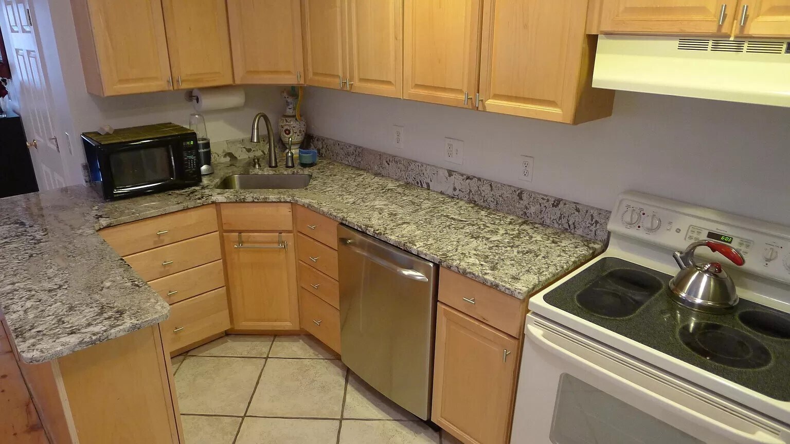 Kitchen - 6 Porter Rd