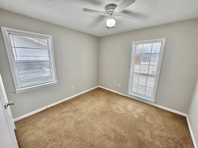 Building Photo - 6368 Leamont Dr