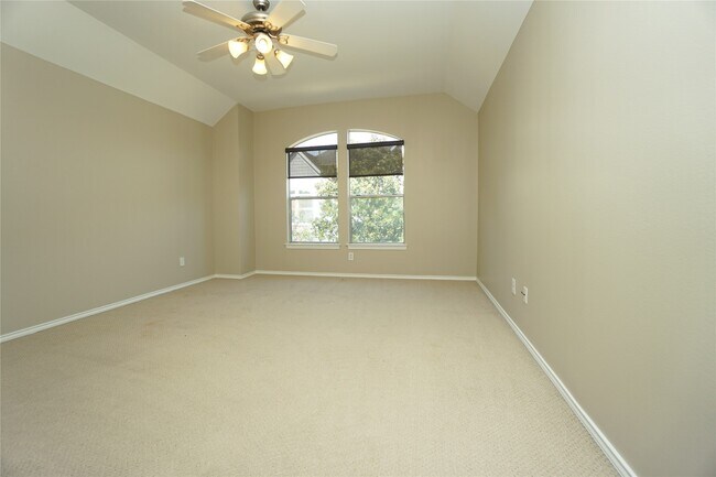 Building Photo - 1518 Sutton St