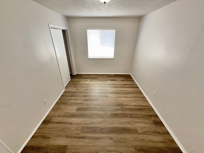 Building Photo - Socorro 2 Bedroom 1 Bath