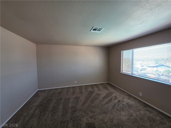 Building Photo - 1745 Mt Hood St