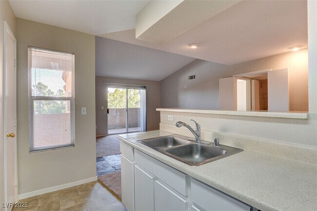 Building Photo - 1150 N Buffalo Dr