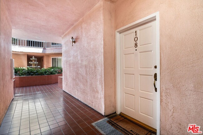 Building Photo - 10373 Almayo Ave