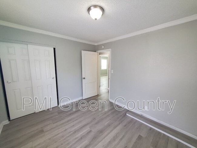 Building Photo - 2125 E Seminole St