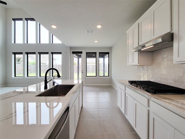 Building Photo - 18206 Summerland Lk Wy