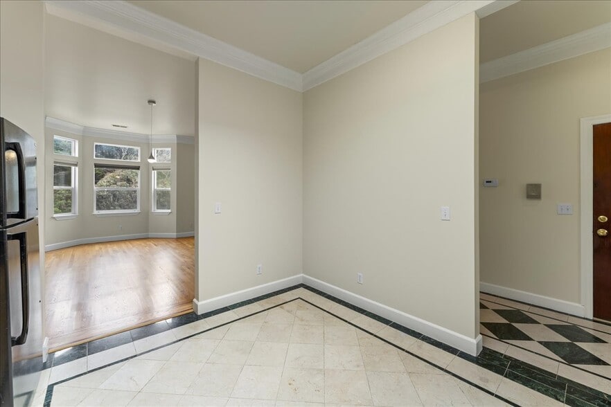 Building Photo - 4619 Lincoln Way