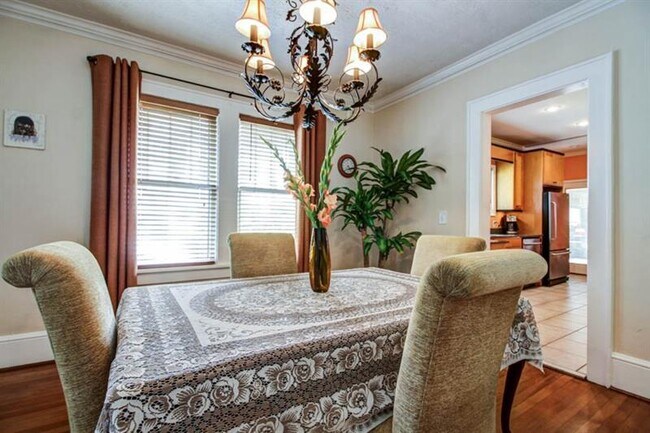 Building Photo - 162 Peachtree Hills Ave NE