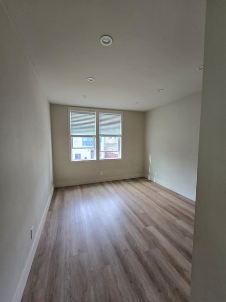 Building Photo - 1651-1651 La Salle Ave