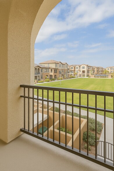 Building Photo - 1255 N Arizona Ave