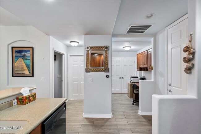 Building Photo - 5450 E Deer Valley Dr