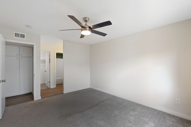 Building Photo - 10828 N Biltmore Dr