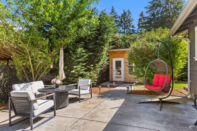 Building Photo - 3Bd/1.5Ba Kirkland Home