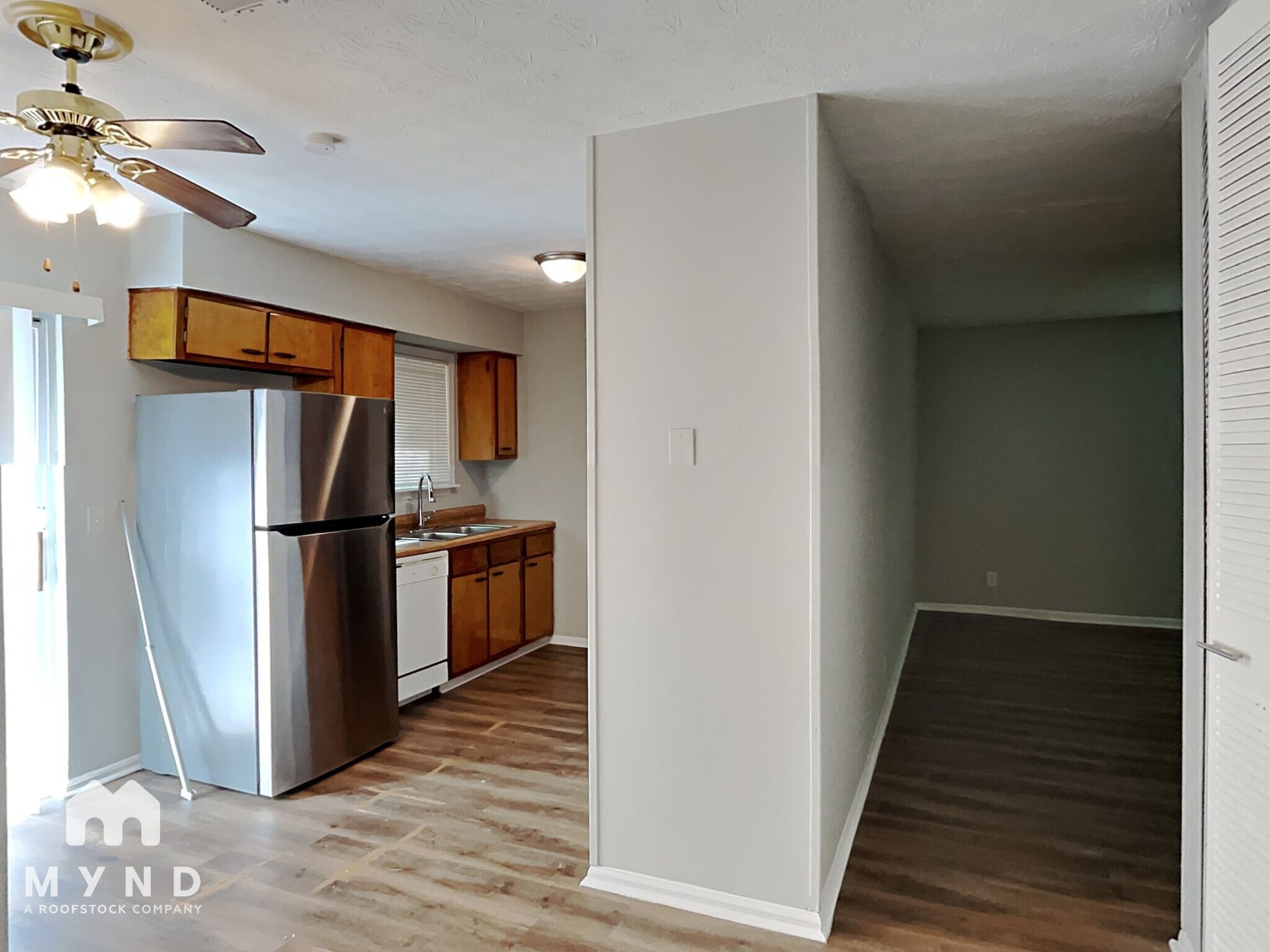 Building Photo - 199 Woodcrest Way