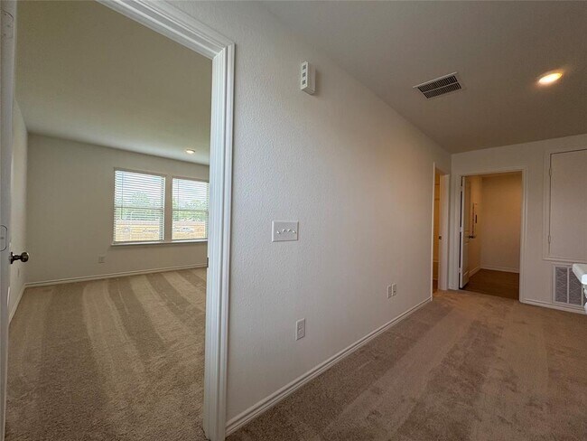 Building Photo - 15190 Cyn Rpds Rd