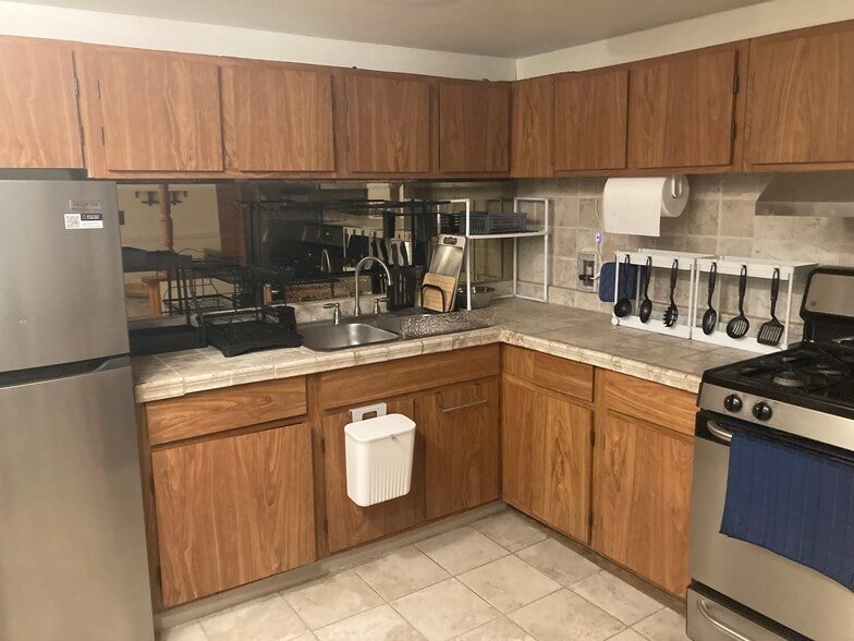 Building Photo - 3421 Belmont Ave