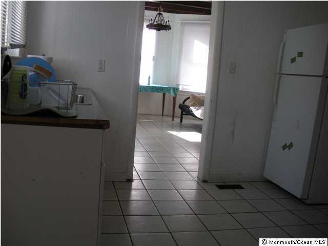 Building Photo - 216 12th Ave