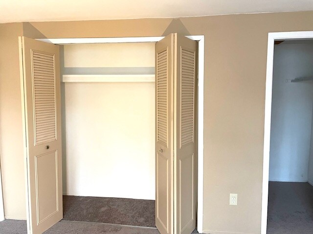 Building Photo - 66 Rittenhouse Dr