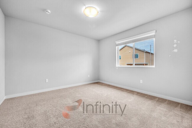 Building Photo - 8943 SW Vermillion Dr