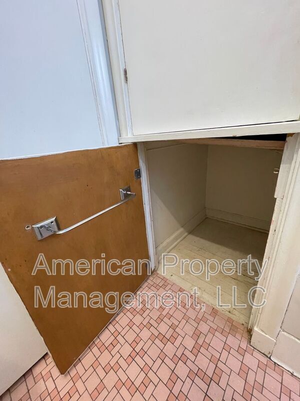 Building Photo - 2644 S Winston Ave