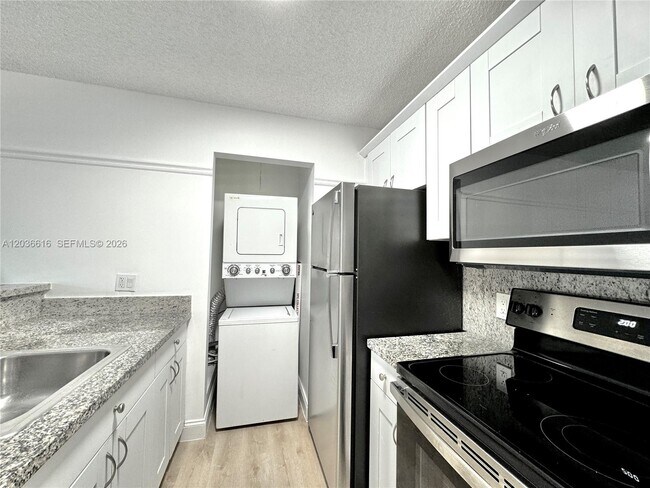 Building Photo - 4581 W McNab Rd
