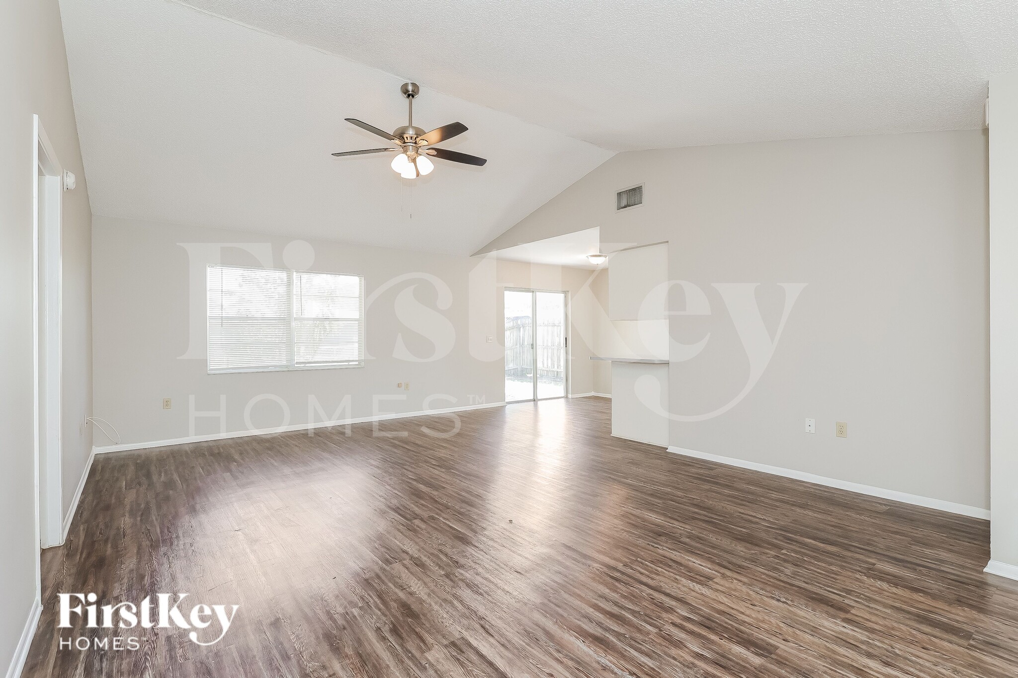 Building Photo - 1095 Sunshine Way SW