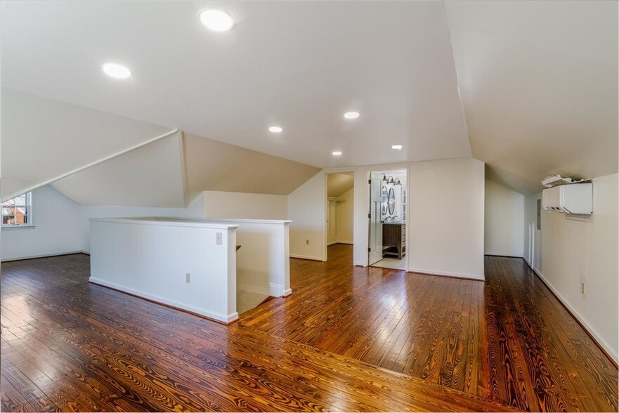 Building Photo - 2510 Tillett Rd SW