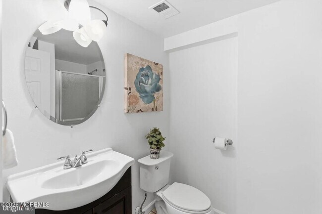 Building Photo - 42 Monroe Ave