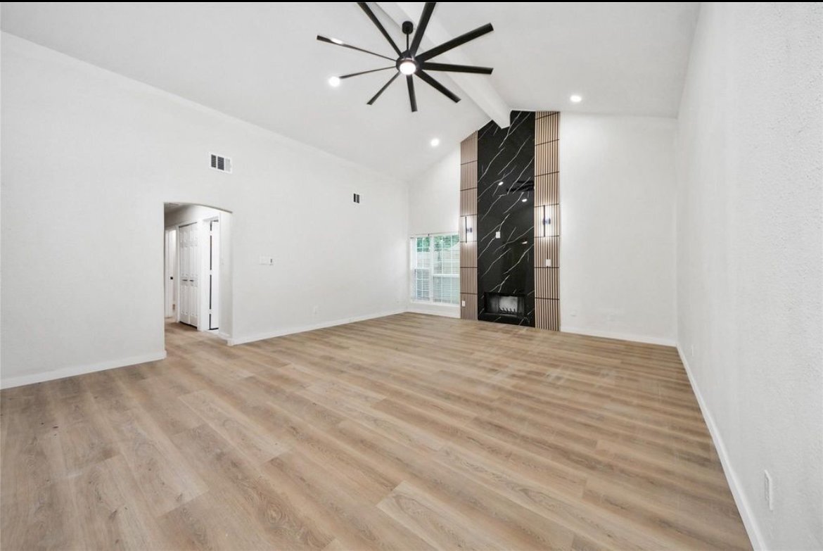 Building Photo - 15719 Baytree Dr