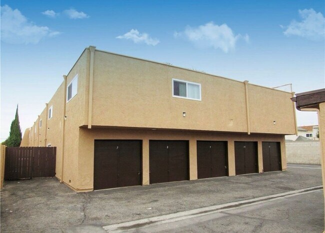 Building Photo - 7862 2nd St