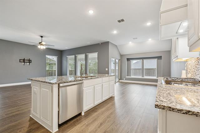 Building Photo - 300 Navo Rd