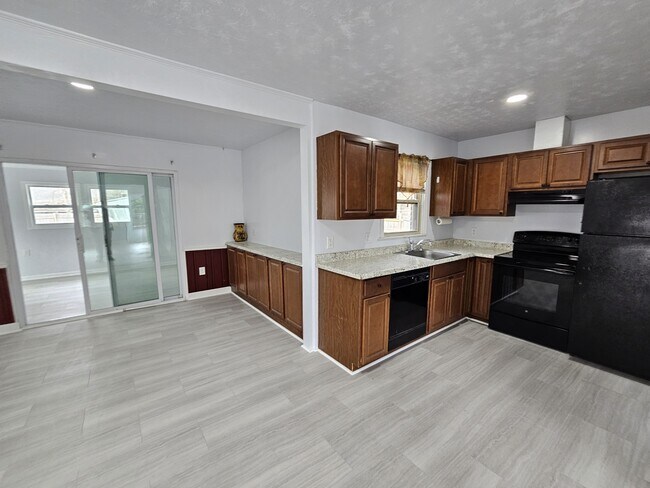 Building Photo - 3 Bristol Dr