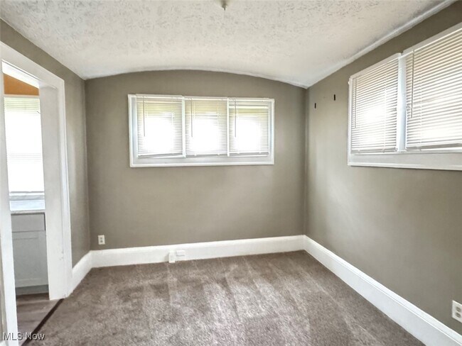 Building Photo - 159 Walnut Terrace
