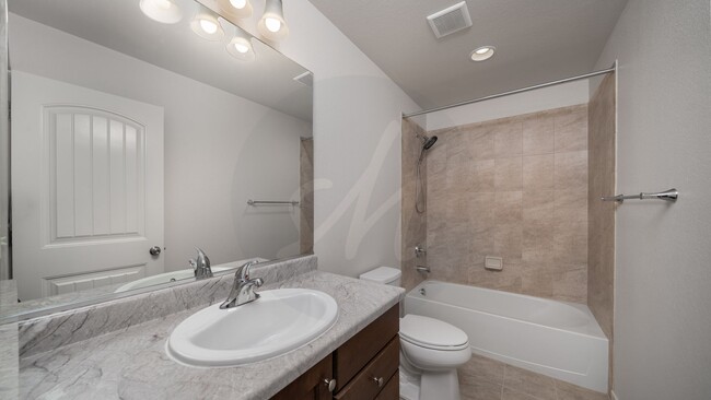 Building Photo - Beautiful 2 Story home in North Fork