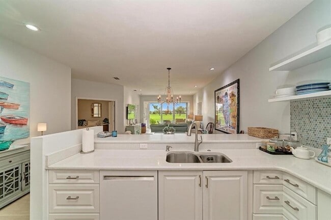 Building Photo - 5721 Cottonwood St
