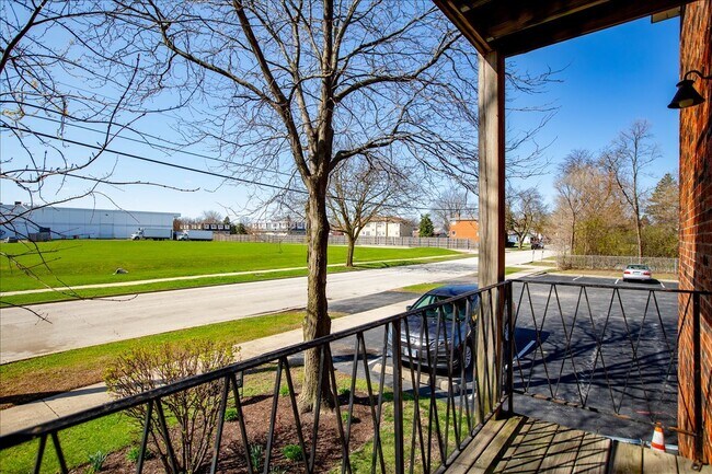 Building Photo - 5740 East Ave