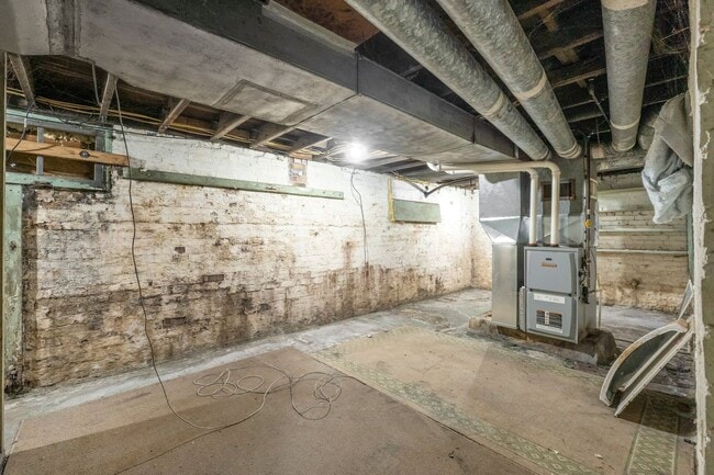 Building Photo - MOVE-IN SPECIAL - NEW LISTING! 4 BEDROOM HOME