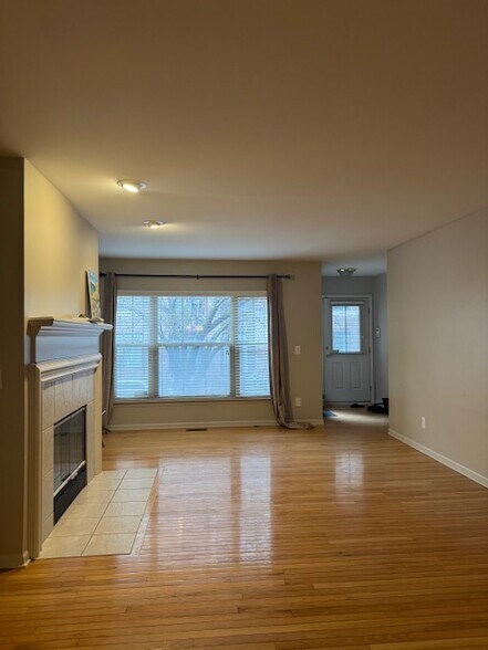 Building Photo - 158 Tiffany Ln