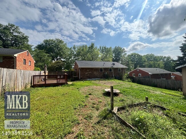 Building Photo - 4706 Casper Dr NE
