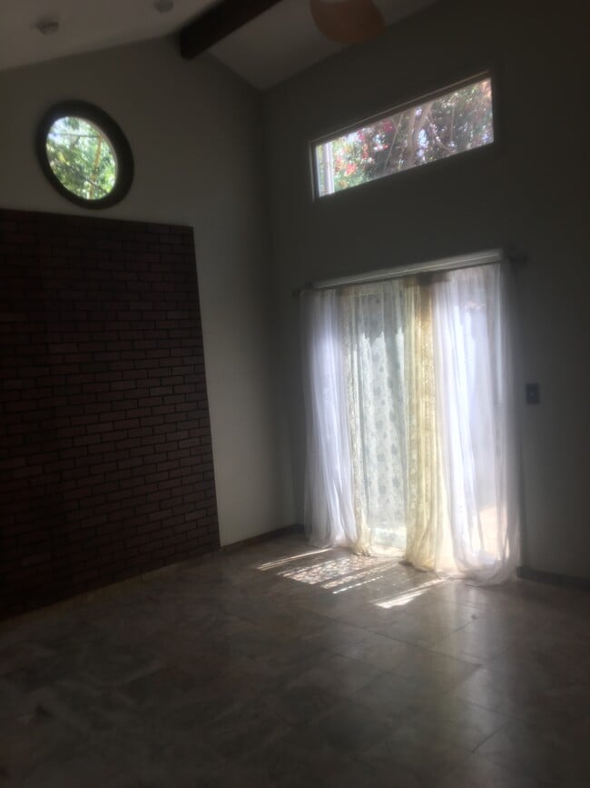 Building Photo - 2308 Canyon View Rd