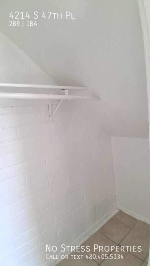 Building Photo - 4214 S 47th Pl