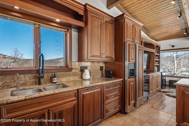 Building Photo - 2227 Juniper Hill Rd