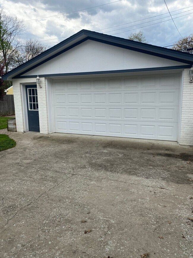 Building Photo - 2534 Tennyson Ave
