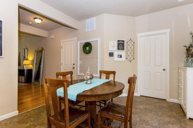 Building Photo - Great four bedroom home in Beaverton!