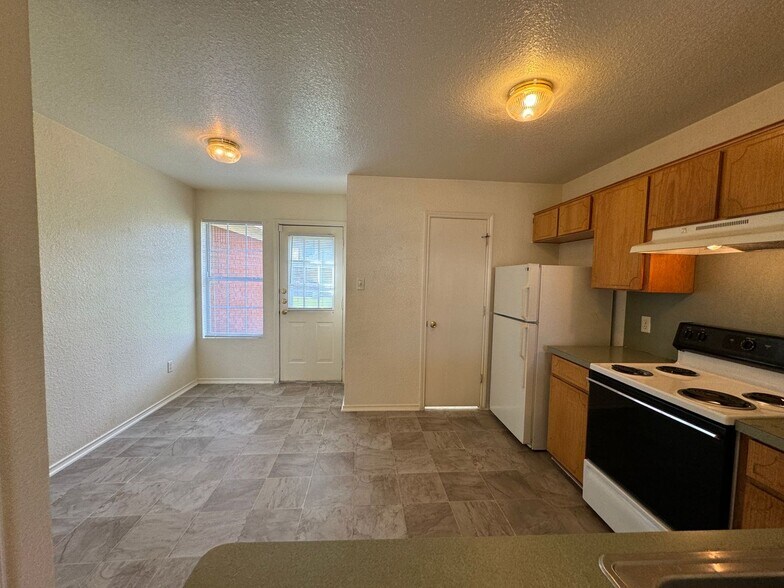 Building Photo - 4407 Jeff Scott Dr