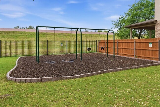 Building Photo - 2409 Muzzie Ln