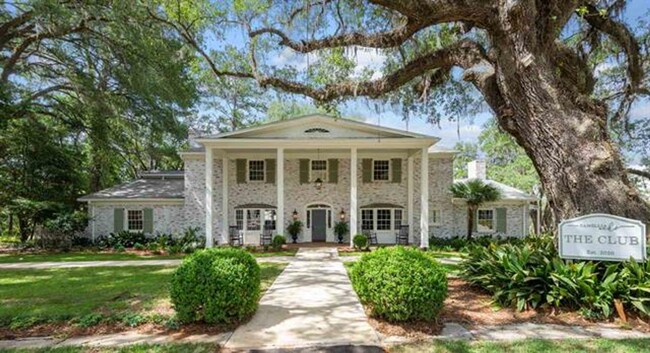 Building Photo - Paired Townhome in Camellia Oaks