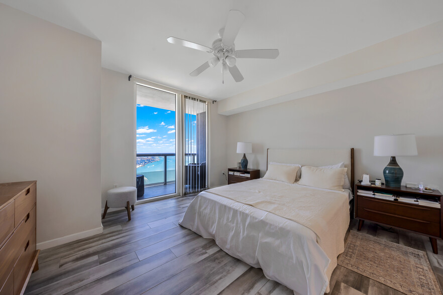 Building Photo - 50 Biscayne Blvd
