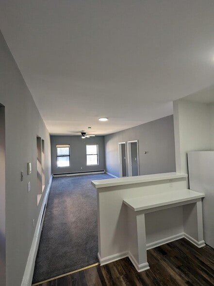 Building Photo - 273 S Orange Ave